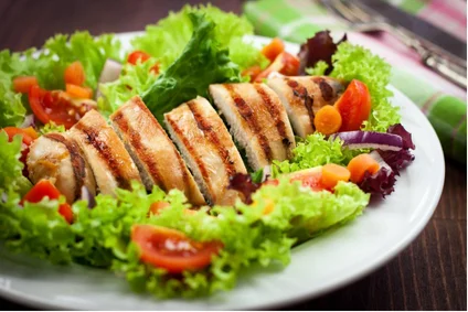 ENSALADA DE POLLO